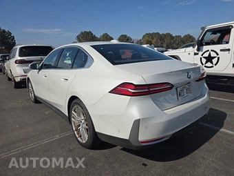 2024 BMW 5 Series Sedan 530i – miniatura 6