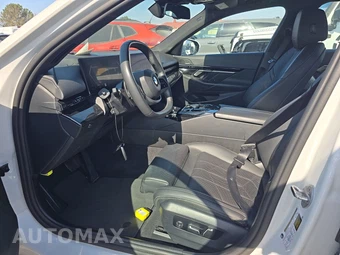 2024 BMW 5 Series Sedan 530i – miniatura 7