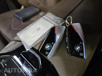 2024 BMW 5 Series Sedan 530i xDrive M SPORT LINE - miniatura 8