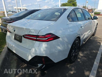 2024 BMW 5 Series Sedan 530i xDrive M SPORT LINE - miniatura 3