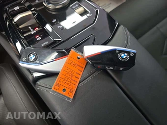 2024 BMW 5 Series Sedan 530i xDrive M SPORT LINE - miniatura 8