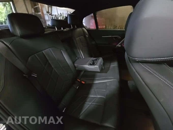 2024 BMW 5 Series Sedan 530i xDrive M SPORT LINE - miniatura 16