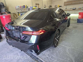 2024 BMW 5 Series Sedan 530i xDrive M SPORT LINE - miniatura 3