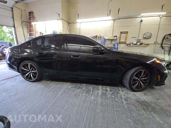 2024 BMW 5 Series Sedan 530i xDrive M SPORT LINE - miniatura 4