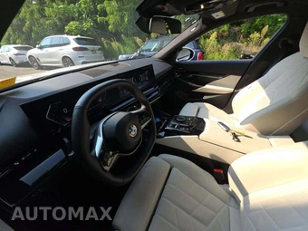 2024 BMW 5 Series Sedan 530i xDrive - miniatura 10