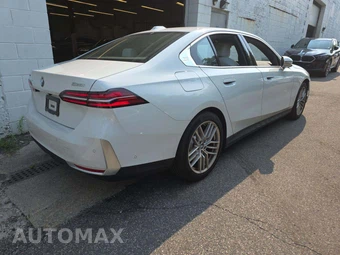 2024 BMW 5 Series Sedan 530i xDrive - miniatura 3