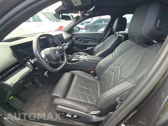 2024 BMW 5 Series Sedan 530i xDrive - miniatura 13