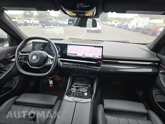 2024 BMW 5 Series Sedan 530i xDrive - miniatura 11