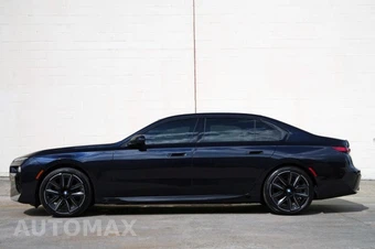2024 BMW 7 Series 740i - miniatura 7