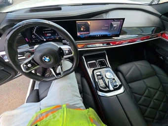2024 BMW 7 Series 740i - miniatura 10