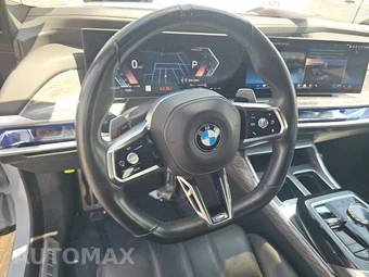 2024 BMW 7 Series 740i - miniatura 10