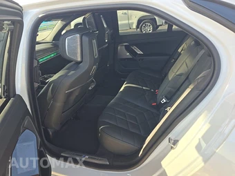 2024 BMW 7 Series 740i – miniatura 13