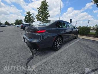 2024 BMW 7 Series 740i xDrive - miniatura 3