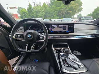 2024 BMW 7 Series 740i xDrive - miniatura 7