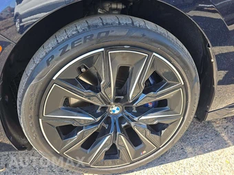 2024 BMW 7 Series 760i xDrive - miniatura 23