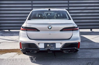 2024 BMW 7 Series 760i xDrive - miniatura 16