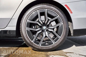 2024 BMW 7 Series 760i xDrive - miniatura 19