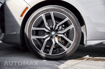 2024 BMW 7 Series 760i xDrive - miniatura 3