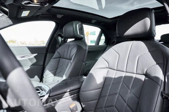 2024 BMW 7 Series 760i xDrive - miniatura 45