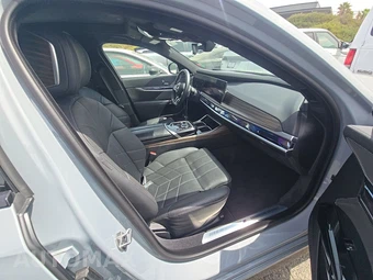 2024 BMW 7 Series 760i xDrive - miniatura 14