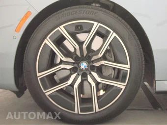 2024 BMW 7 Series 760i xDrive - miniatura 9