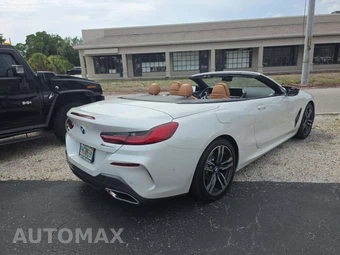 2024 BMW 8 Series Convertible M850i xDrive - miniatura 3