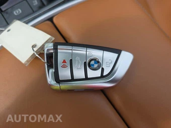 2024 BMW 8 Series Convertible M850i xDrive - miniatura 8