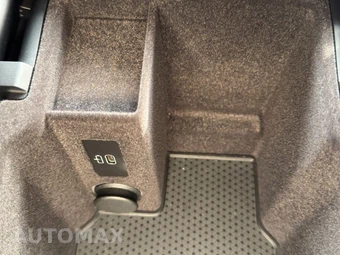 2024 BMW 8 Series Coupe 840i - miniatura 32