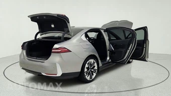 2024 BMW i5 eDrive40 – miniatura 18