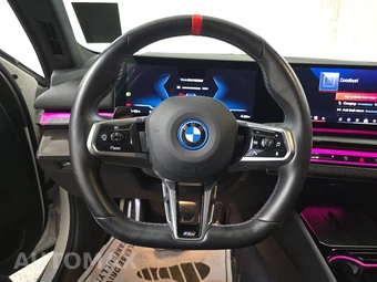2024 BMW i5 M60 - miniatura 10