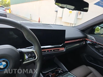 2024 BMW i5 M60 – miniatura 11