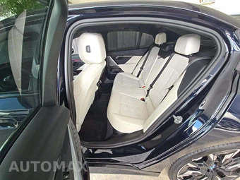 2024 BMW i5 M60 - miniatura 10