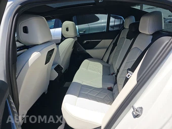 2024 BMW i5 M60 - miniatura 13