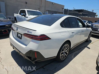 2024 BMW i5 M60 - miniatura 4