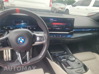 2024 BMW i5 M60 - miniatura 11