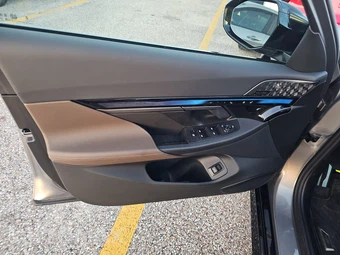 2024 BMW i5 M60 – miniatura 9