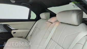 2024 BMW i7 eDrive50 M SPORT LINE – miniatura 30
