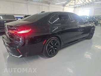 2024 BMW i7 eDrive50 M SPORT LINE – miniatura 3