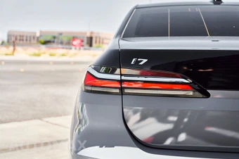 2024 BMW i7 M70 - miniatura 10