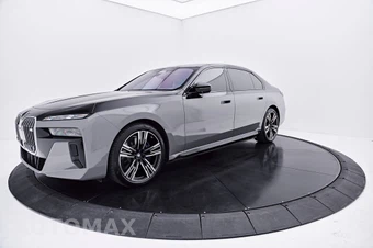 2024 BMW i7 M70 - miniatura 11