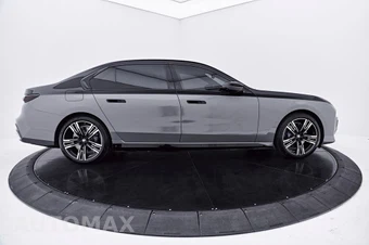 2024 BMW i7 M70 - miniatura 16