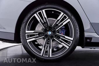 2024 BMW i7 M70 - miniatura 29