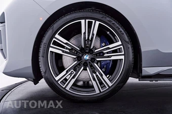 2024 BMW i7 M70 - miniatura 3