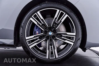 2024 BMW i7 M70 - miniatura 30