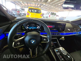 2024 BMW i7 M70 – miniatura 11