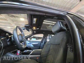 2024 BMW i7 M70 – miniatura 17