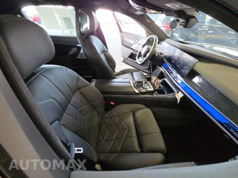2024 BMW i7 M70 – miniatura 8