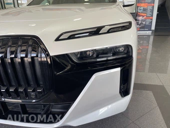 2024 BMW i7 xDrive60 M SPORT LINE - miniatura 10
