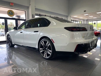 2024 BMW i7 xDrive60 M SPORT LINE - miniatura 3