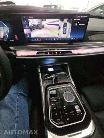 2024 BMW i7 xDrive60 – miniatura 10